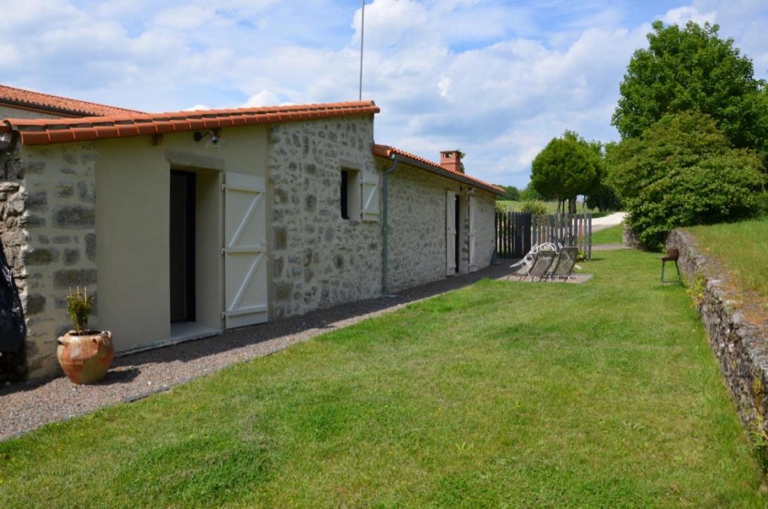 La Remise 4 Etoiles Vila Saint-Hilaire-de-Mortagne Exterior foto