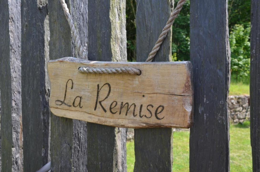 La Remise 4 Etoiles Vila Saint-Hilaire-de-Mortagne Exterior foto