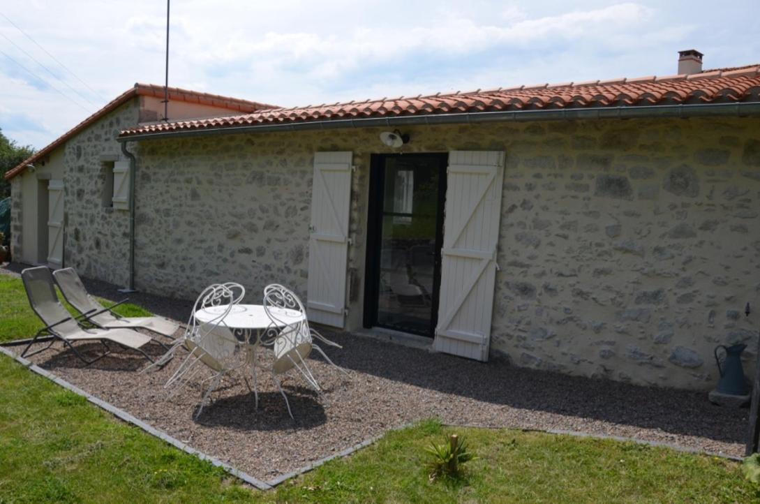 La Remise 4 Etoiles Vila Saint-Hilaire-de-Mortagne Exterior foto
